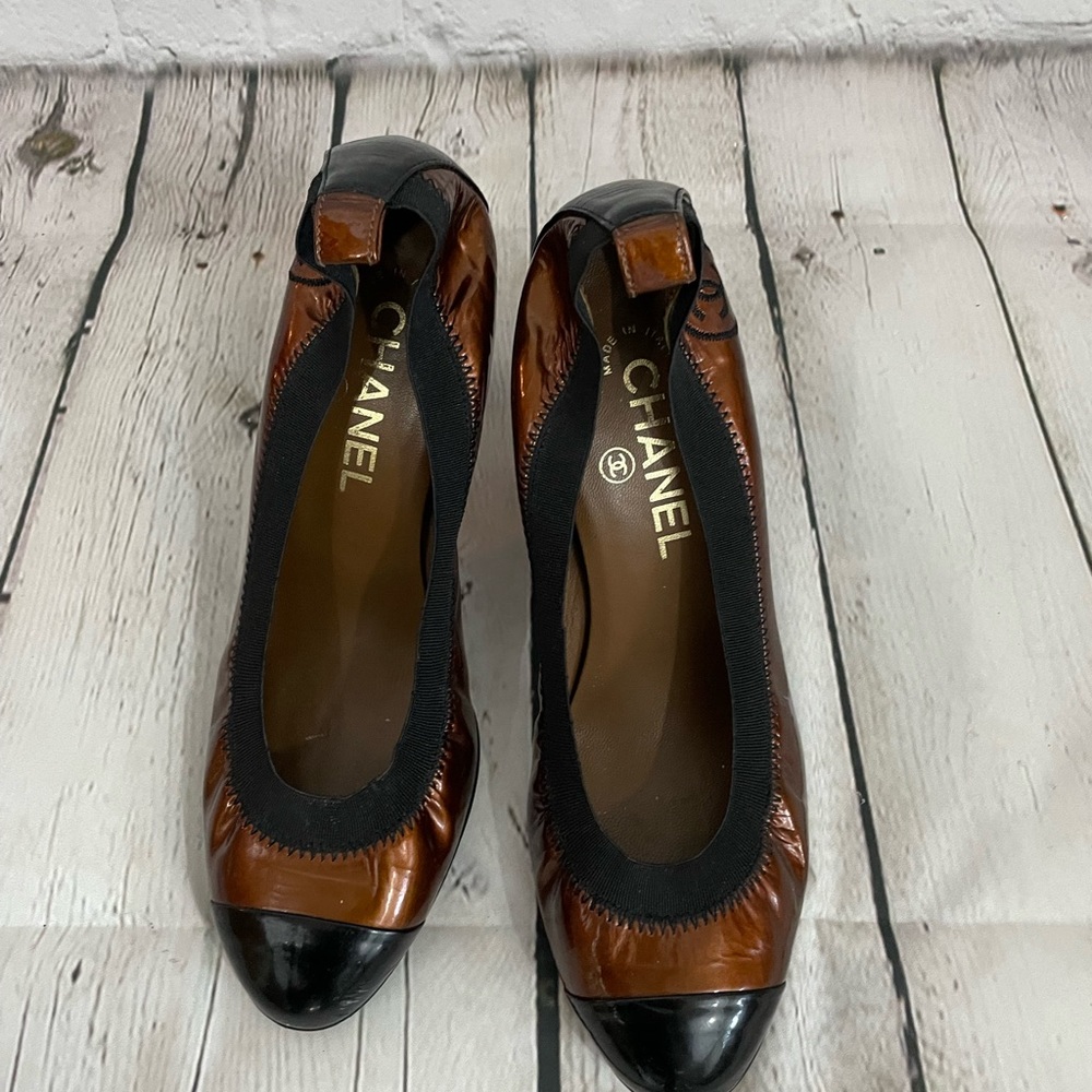 Chanel heels slightly worn very rare